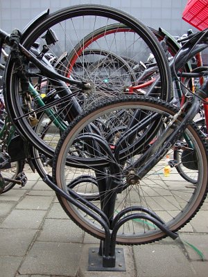 Rotterdam (Netherland) bike rack - photo by Robert Hothan.