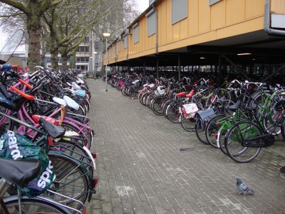 Rotterdam (Netherland) bike rack at Rail Station - Photo by Robert Hothan